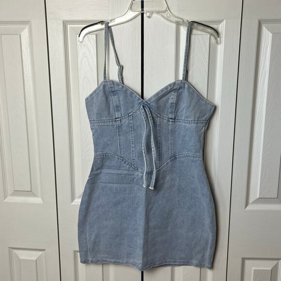 Pretty Little Thing Light Blue Corset Panel Denim Mini Dress NWT Size 6 - Picture 3 of 11